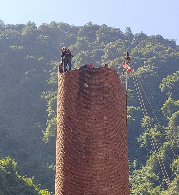 武威煙囪拆除公司 人工拆除技術(shù)高超